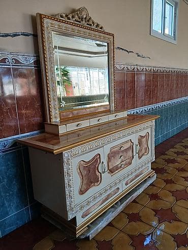 возьму в дар мебель: С зеркалом — 1