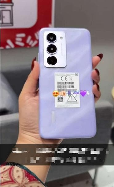 - Məhsul: Smartfon (bənövşəyi/göy açıq rəngdə arxa qapaq) - Arxa