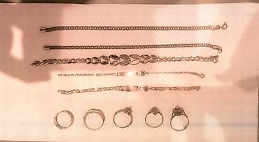 chopard sep: Zinət əşyasının adı: 5 ədəd qolbağ, 5 ədəd üzük Əyar: 585 Çəkisi — 1