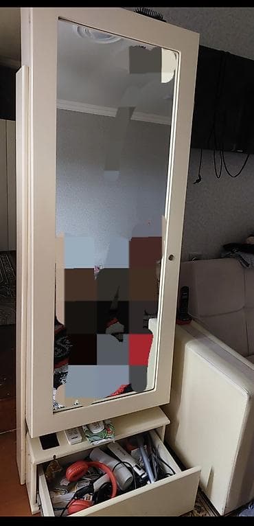 mebleri: Güzgülü bəzək kabineti - Ön hissəsi tam ölçülü güzgü ilə örtülü şkaf — 3