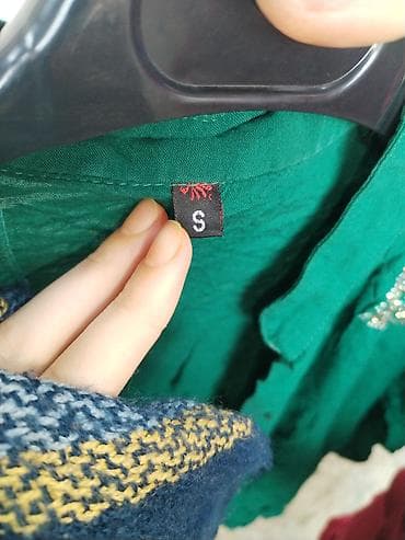 Yaşıl qadın köynəyi – S ölçü. - Model: uzun, düyməli, yüngül parça - lalafo.az -da Yaşıl qadın köynəyi – S ölçü. - Model: uzun, düyməli, yüngül parça -