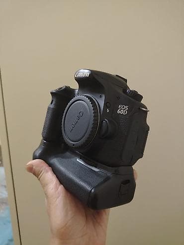eos 60d: Canon 60 de 
baterya qirib 
çantası . 20.ka probeqi var — 2