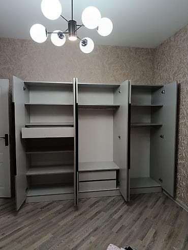 seyf dolab: Altı qapılı, güzgülü geyim dolabı - Minimalist dizaynlı, açıq boz — 2