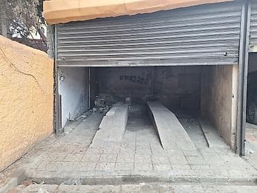 şadlıq sarayı satılır: MOYKAYA VERILMIR!!!Raboci prospektde yola cox yaxin yerde yerlewir — 2