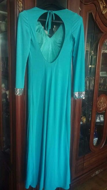 oğlanlar üçün son zəng paltarı: Вечернее платье,размер M,85манат,бирюзового цвета с лифом,спина — 2