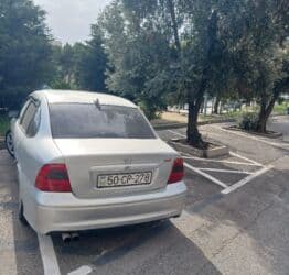 ferrari qiymeti: Opel Vectra: 1.8 l | 1998 il 337000 km Sedan — 7