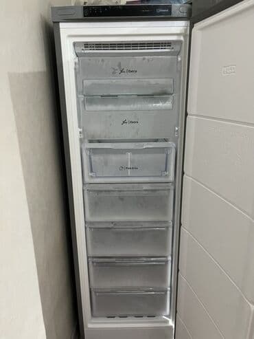 Blenderlər: Qapalı dondurucu, Indesit — 2