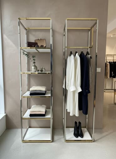 Butik vitrinlerı 2 enlı boyuk Vıtrın bır ensız bır balaca vıtrın Ikı