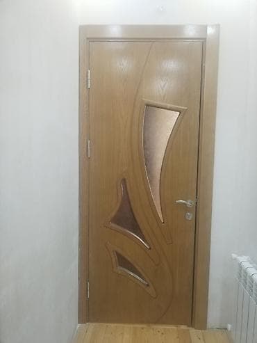 taxda qapi: Taxta otaq qapısı – dekorativ şüşəli model - Material: təbii ağac — 4