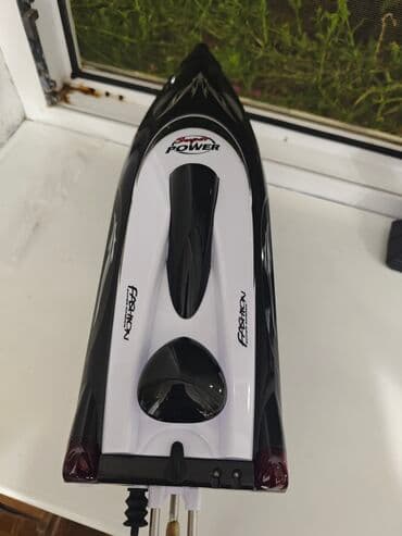 Hovuzlar: Pultla işləyən gəmi 35km/saat sürətlə hərəkət edir. Tərs çevrildikde — 11