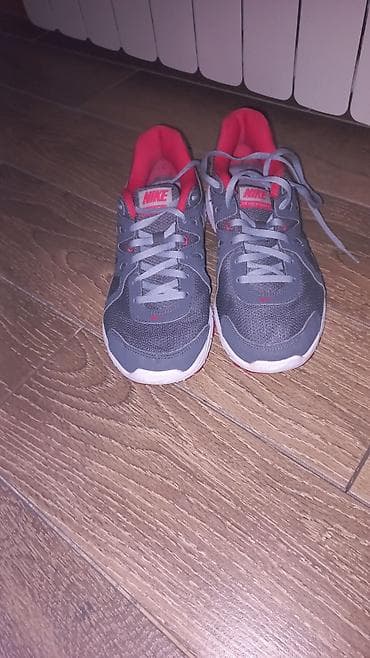 Toy paltarları və aksesuarları: Original Nike qaçış/kross ayaqqabısı - Rəng: Boz üst hissə, qırmızı — 1