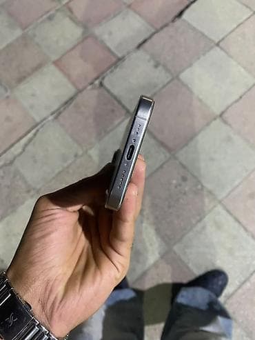 iphon 16 pro: IPhone 15 Pro, 128 GB, Natural Titanium, Face ID — 3