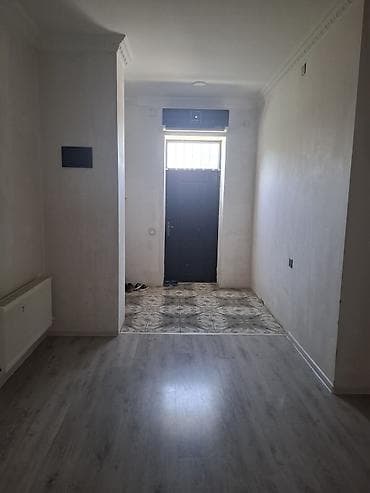 sekide ev satilir: 4 otaqlı, 110 kv. m, Kredit yoxdur, Orta təmir — 4