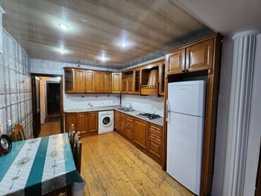 8 mikrorayon: Binəqədi rayonu,9 mkr,157 nömrəli məktəbin yanında,9 mərtəbəli binanın — 4