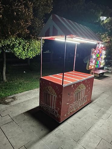 Popkorn satışı üçün səyyar köşk - Dizayn: Qırmızı-ağ zolaqlı tent — 1