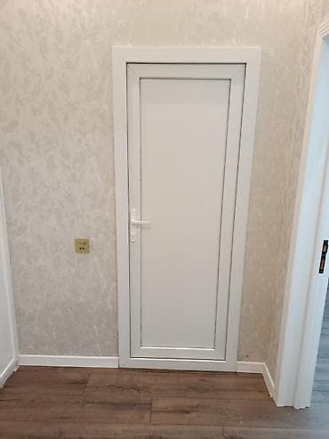 Ağ rəngdə PVC daxili qapı - Material: PVC/profil konstruksiya, hamar — 1