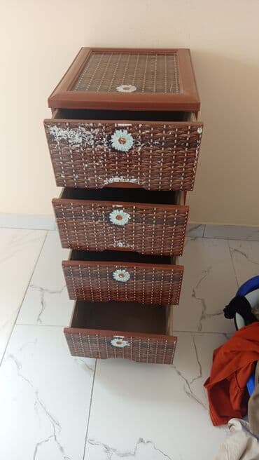 işlenmiş mebiler: İşlənmiş, Güzgüsüz, Azərbaycan — 2