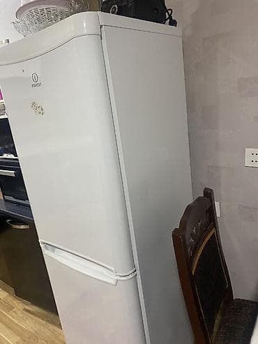 Blenderlər: 2 qapılı Indesit Soyuducu Satılır, rəng - Ağ — 2