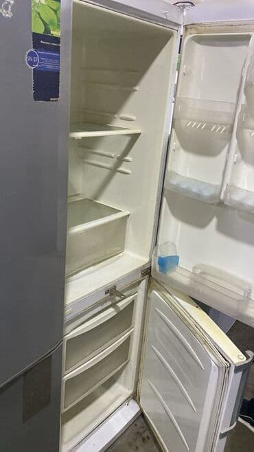 бирюса soyuducu: Ikiqatlı soyuducu - Rəng: ağ - İdarəetmə paneli: ön hissədə rəqəmsal — 2