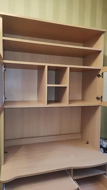 Sifarişlə ofis mebeli: Yazı masası – stulsuz, polkalı, siyirməli - Material: ağac rəngli — 3