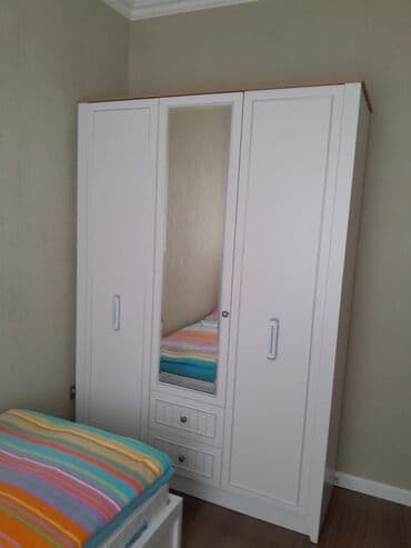 paltar dolabı işlənmiş: Açılan, 3 qapılı Düz dolab, Qarderob, paltar dolabı — 1