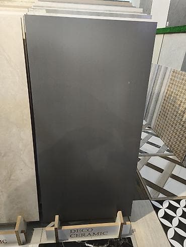 Dekorativ keramika plitəsi – tünd boz, mat səth - Brend: Deco Ceramic