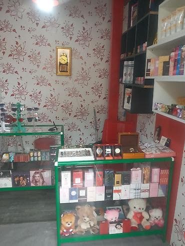 Xətai rayonu 58 nömrəli məktəbin yani 30 nömrəli dayanacaqda yerləşir — 2