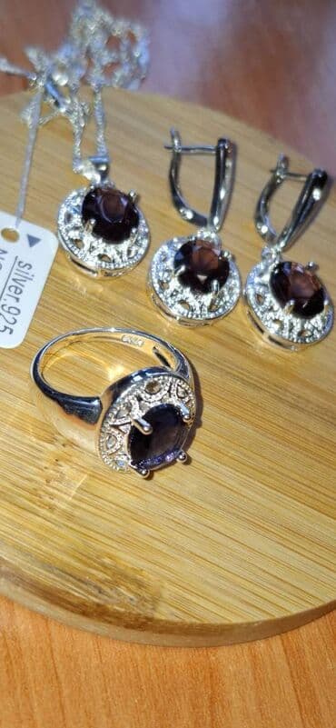 tek qas qizil sirqalar: Комплекты. Новые — 21