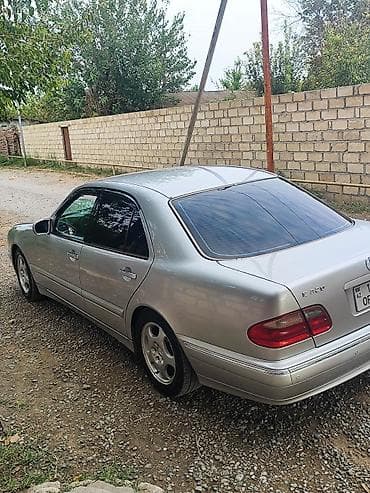 klas 6: Mercedes-Benz E 320: 3.2 l | Sedan — 4