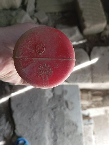 yangin: Sovet istehsalı əl toz akkumul­yatoru – “Огнетушитель” (əl — 5