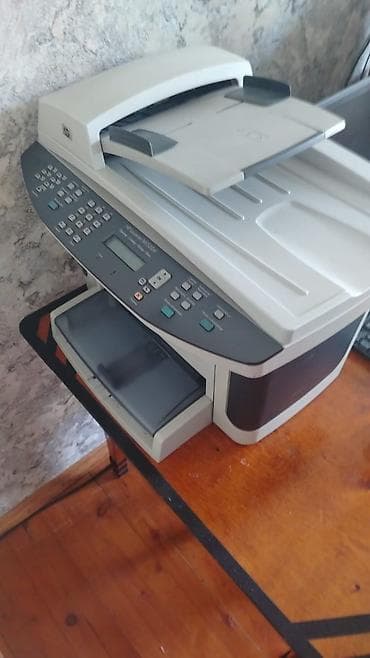 nomre 1 corek: HP masaüstü ofis komplekti Tərkib: - HP Pro stolüstü kompüter (Intel — 2