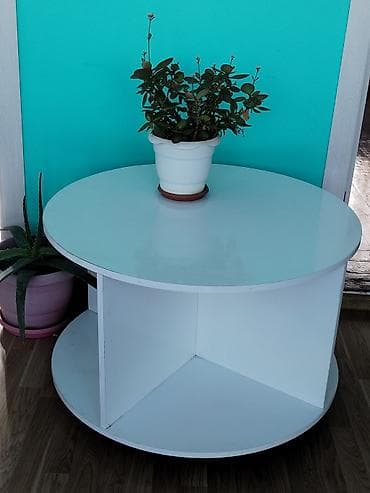 tabletka stullar: İşlənmiş, Dördbucaq masa — 4