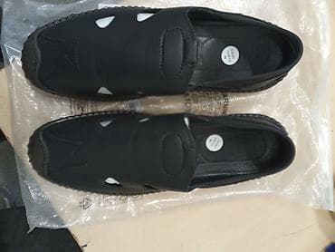 Qara dəri slip-on kişi ayaqqabısı - Kəsik havalandırma panelləri ilə