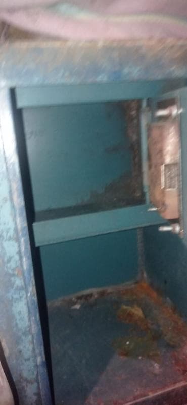 Холодильное оборудование: Metal seyf – mexaniki kilidli - Material: qalın poladdan korpus - — 2