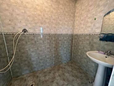 bina az musfiq qesebesi kohne tikili: Gəncə prospekti, Fəridə şadlıq sarayının arxasında, 16 mərtəbəli — 9