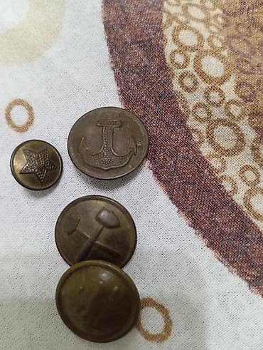 əskər geyimi: Kolleksiya üçün hərbi-tematik metal düymə dəsti - 4 ədəd köhnə tipli — 1