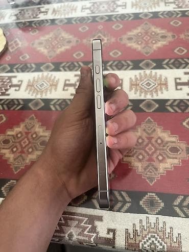 micro usb kabel: IPhone 16 Pro, 256 GB, Natural Titanium, Face ID — 4