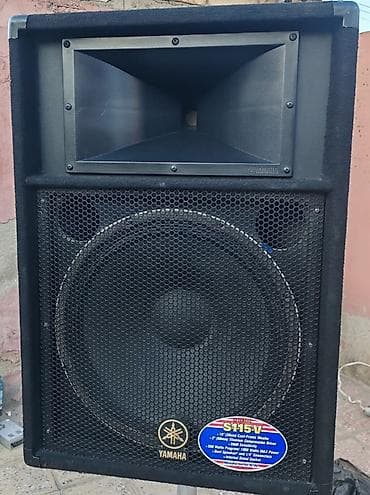 kalonka alisa: Yamaha passiv səsgücləndirici (model etiketində: S115V) Apatura — 2