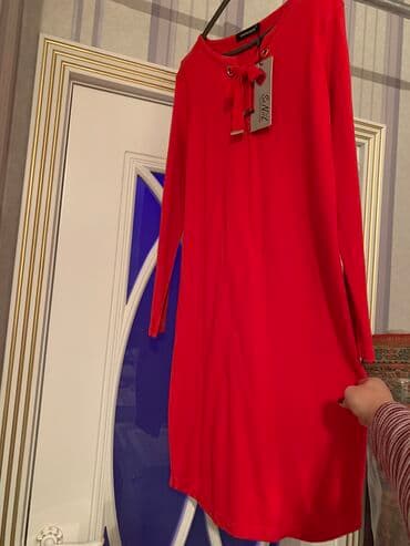 qırmızı qadın krosovkaları: Gündəlik donlar — 2