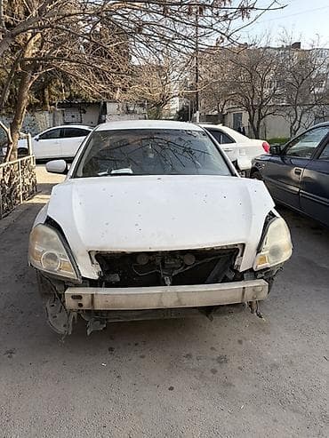 avtobus satilir: Nissan Teana: 2.3 l | Sedan — 5