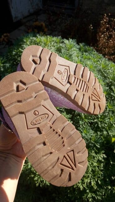 подарок мужчине на 23 февраля: Новые.Заказаны с Америки.
Цена 30 ман.
22 размер
Доставка до метро — 2