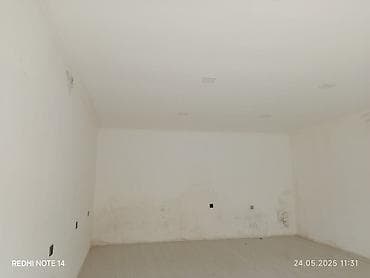 ecemide ev alqi satqisi: 140 m2 iki yanaşı obyektdir.Biri 100 digəri isə 40 kv.m-dir. arasini — 5