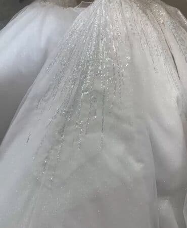 qızlar üçün şifon ətəklər: Bəyaz bal zalı gəlinlik - Siluet: klassik balıq-quyruqsuz, geniş — 3