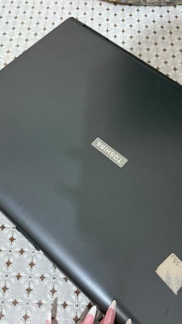 Toshiba Noutbuku. Problemsiz teze kimidi ofis isler ucun uyqundu. Ram — 2