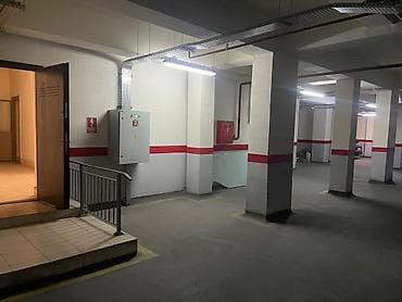 akumulator satilir: Ağ şəhər Mərkəzi Bulvar küç. ev4 qaraj60. 14kv.m geniş Qaraş — 2