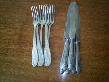 Antik vilka və bıçaq bir yerdə 80 manat .abgardən təzə 40 manat, qaşıq