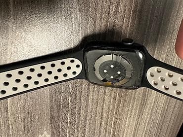 versace qolbag: Apple watch series 7. Ela veziyyetde. Battery life 98%. Elave qolbagi — 2