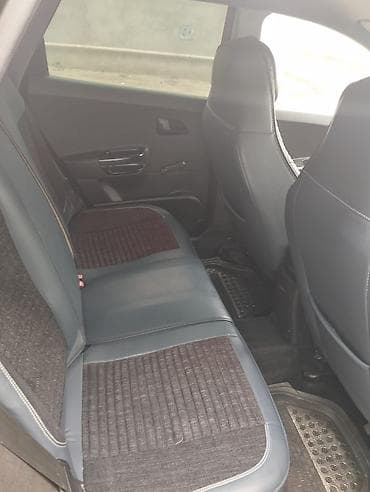 turbo az panorama: Kia Cee’d – hetçbek, qara rəng. - Sürətlər qutusu: mexaniki - Kuzov: 5 — 9