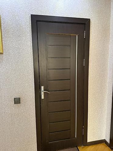 4 ədəd qapı təcili satılır. Birlikdə: 80 AZN. Ünvan: Yeni Yasamal — 1
