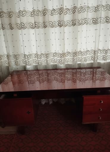 uşaqlar ucun yazı masası: İşlənmiş, Açılmayan, Taxta, Dördbucaq masa — 1